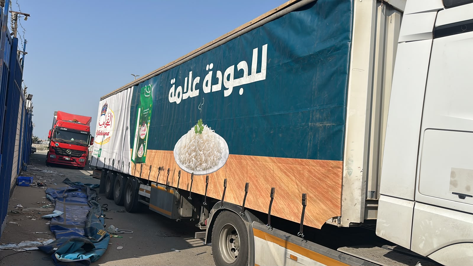 Printed food-sector truck curtains